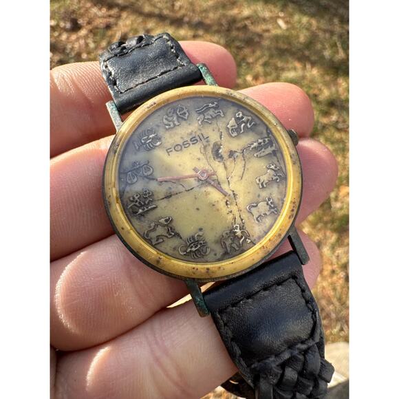 Vintage Fossil Pictographs Watch Zodiac Signs RARE - REPAIR PARTS - Picture 7 of 8